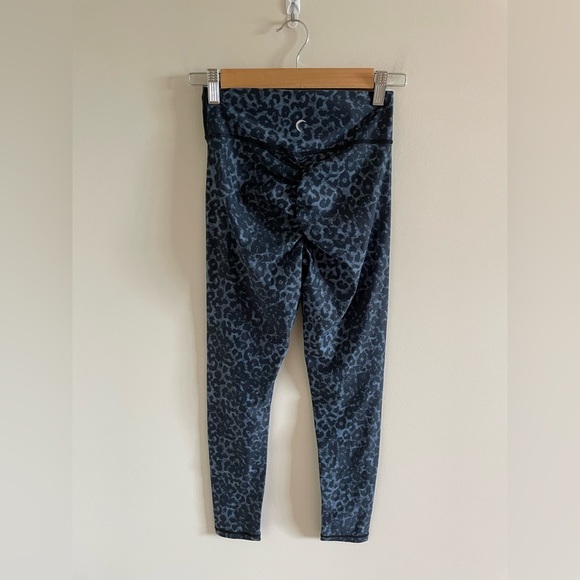 Zyia Active Stone Leopard Scrunchy What - Butt Scrunch Leggings Size 2 - Picture 6 of 7